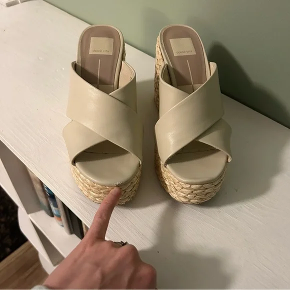 Dolce Vita Women's Eliana Platform‎ Raffia Sandal - Picture 3 of 9